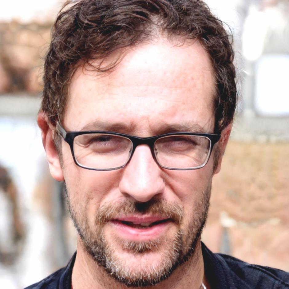 Stefan Müller, Finanzanalyst