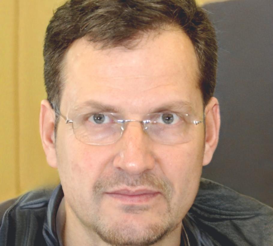 Erfahrener Finanzanalyst und Kursleiter